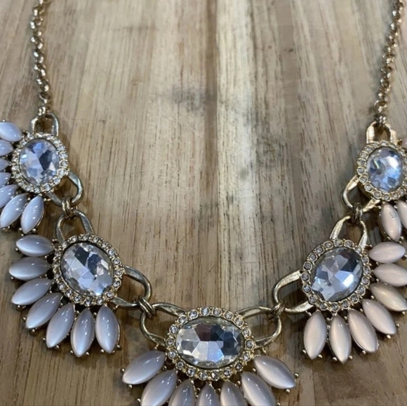 Elegant Gold and Purple Jeweled Floral Necklace - Picture 3 of 6